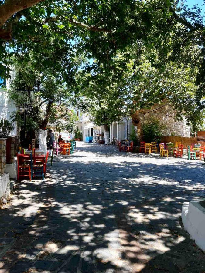 Traditional House In Akamatra Square מראה חיצוני תמונה