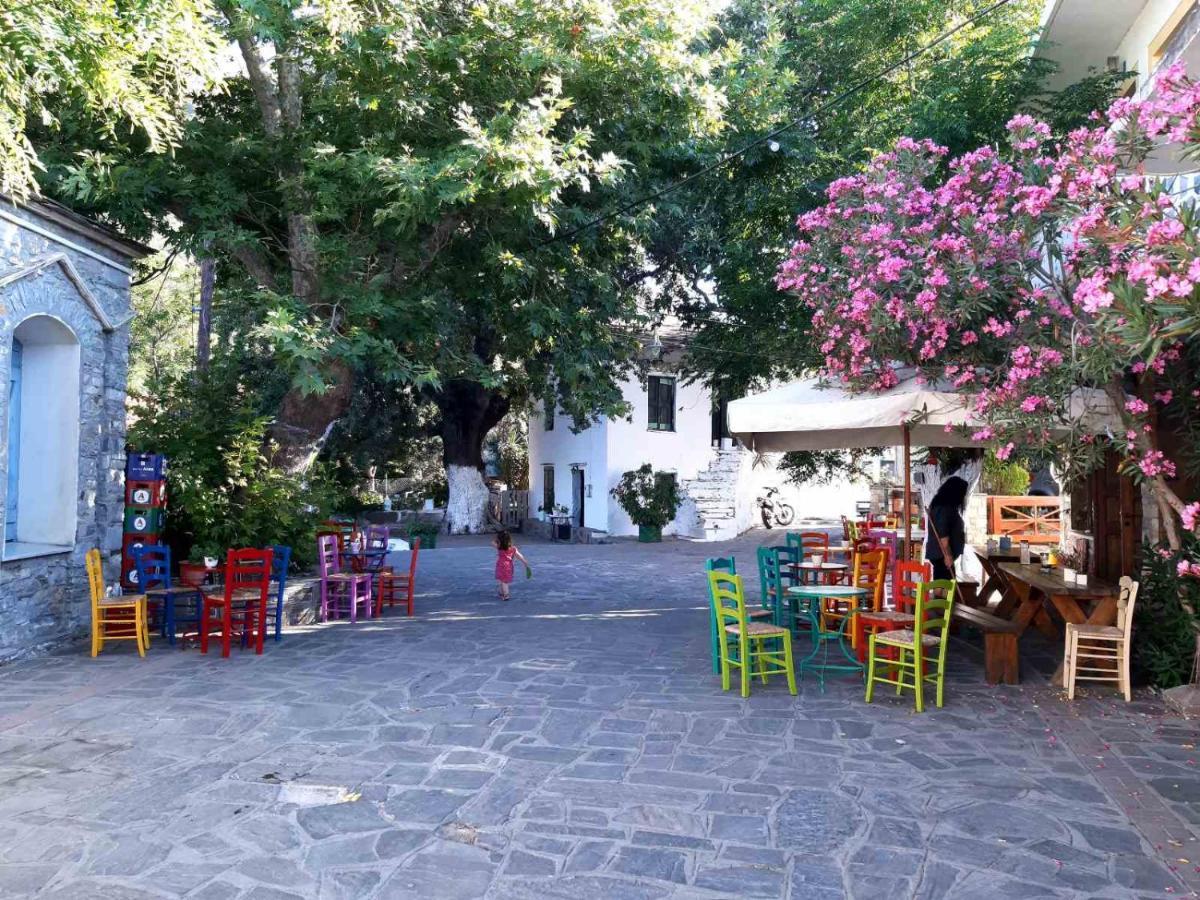 Traditional House In Akamatra Square מראה חיצוני תמונה